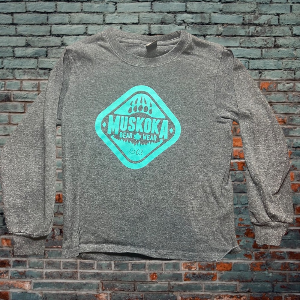 MUSKOKA BEAR WEAR UNISEX SIZE MEDIUM LONG SLEEVE T-SHIRT